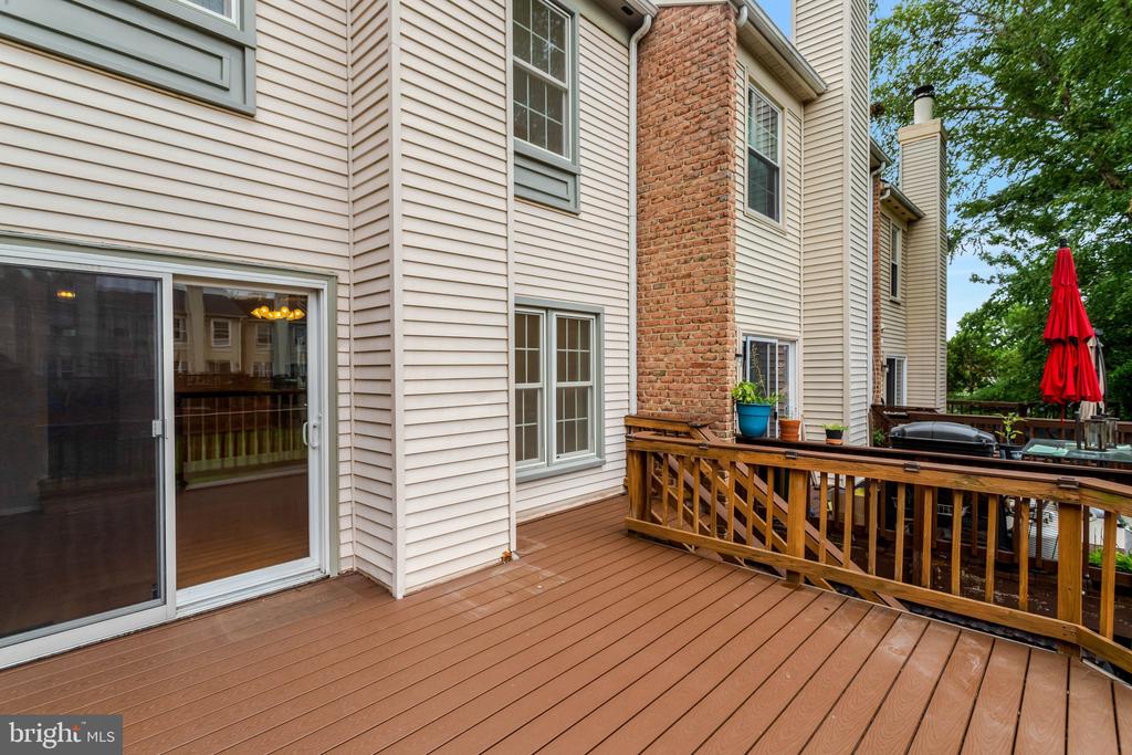 6519 KEMPER LAKES COURT