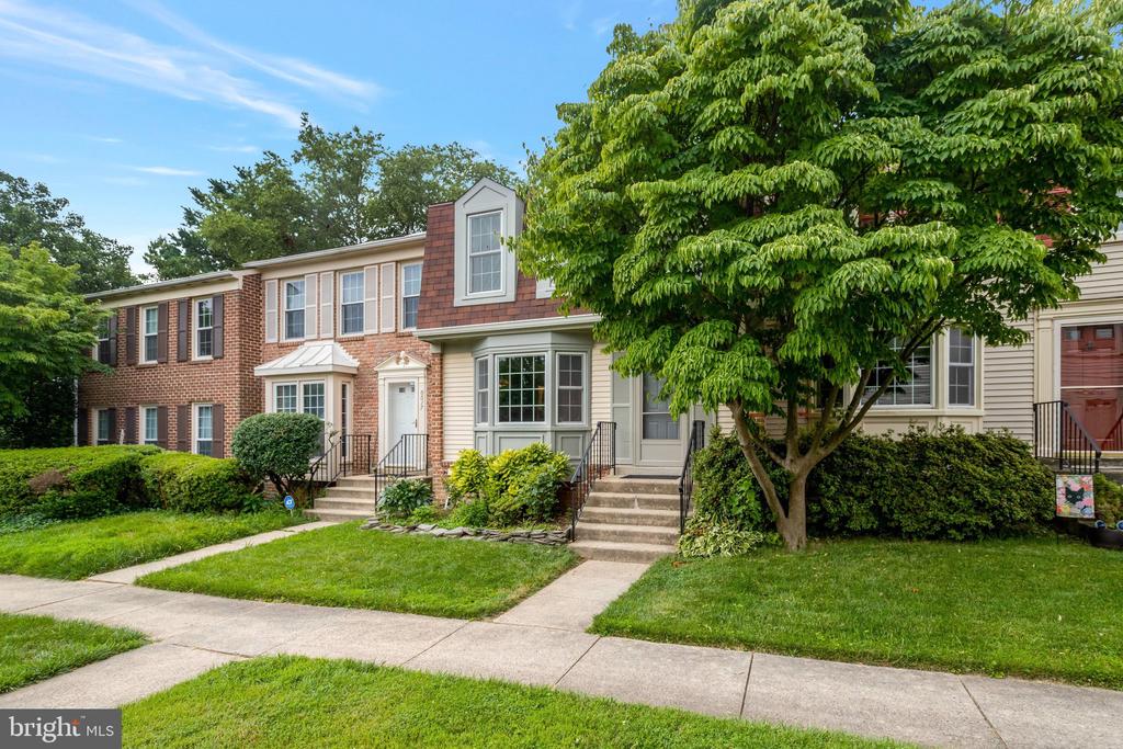 6519 KEMPER LAKES COURT