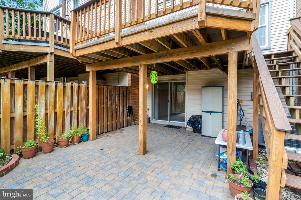 6519 KEMPER LAKES COURT