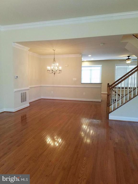 5985 MEADOW BROOK DRIVE