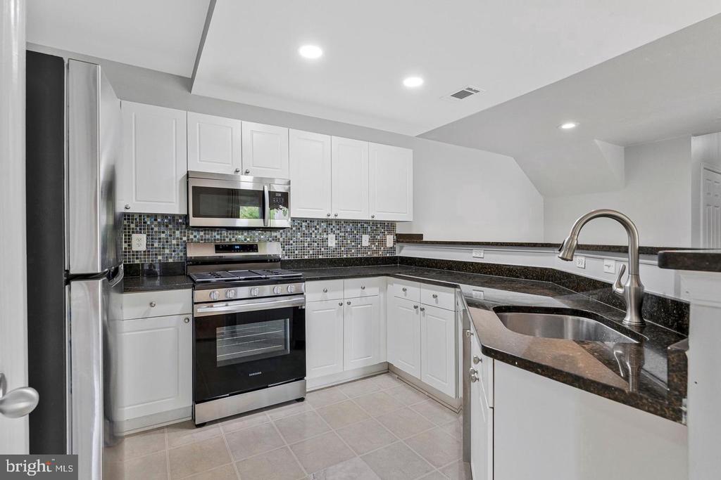 11355 ARISTOTLE DRIVE Unit: 8-413