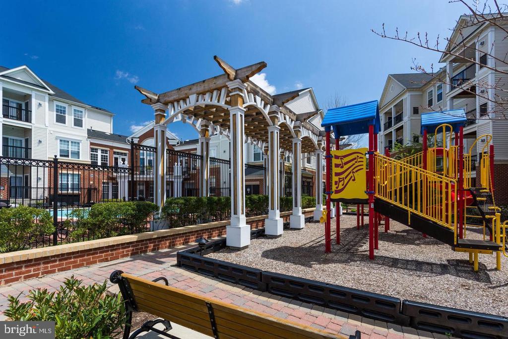11355 ARISTOTLE DRIVE Unit: 8-413