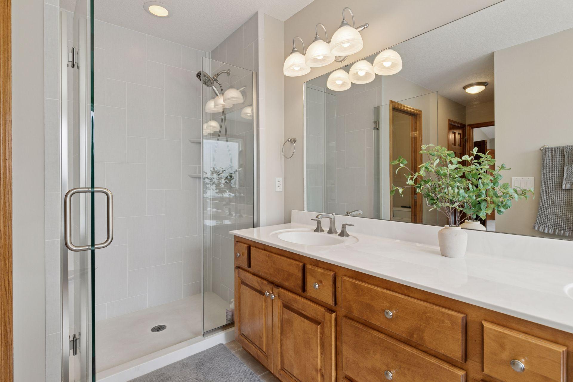 1492 Pinetree Pass