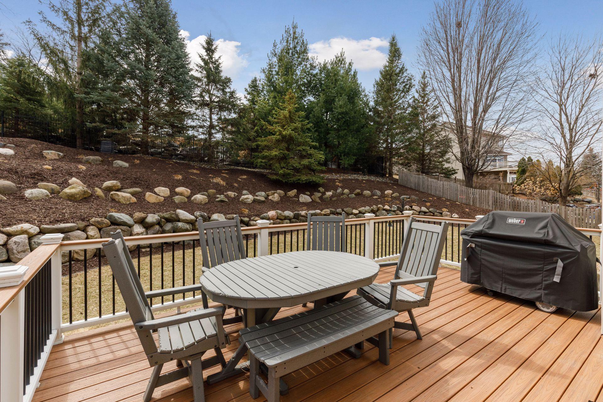 1492 Pinetree Pass