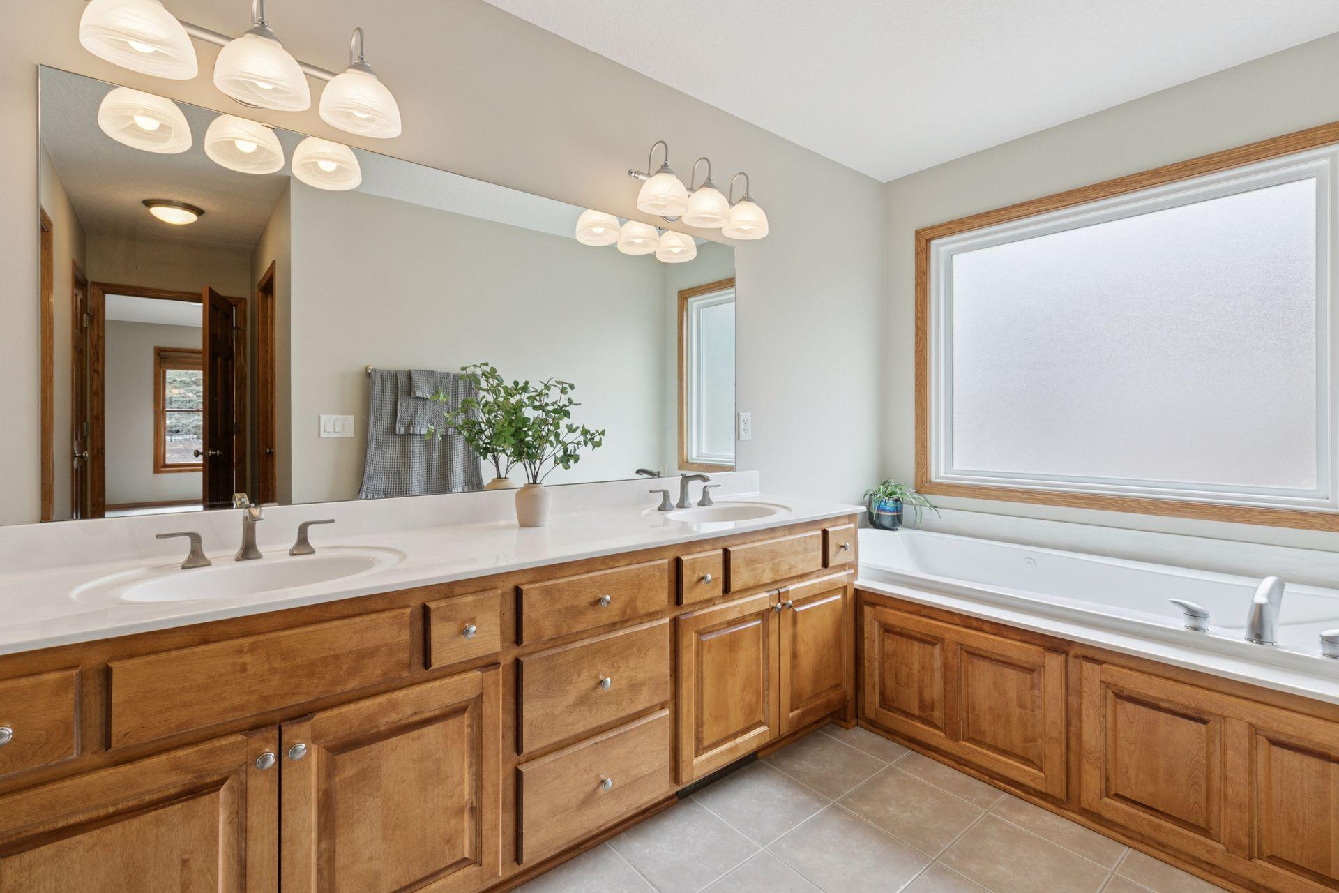 1492 Pinetree Pass