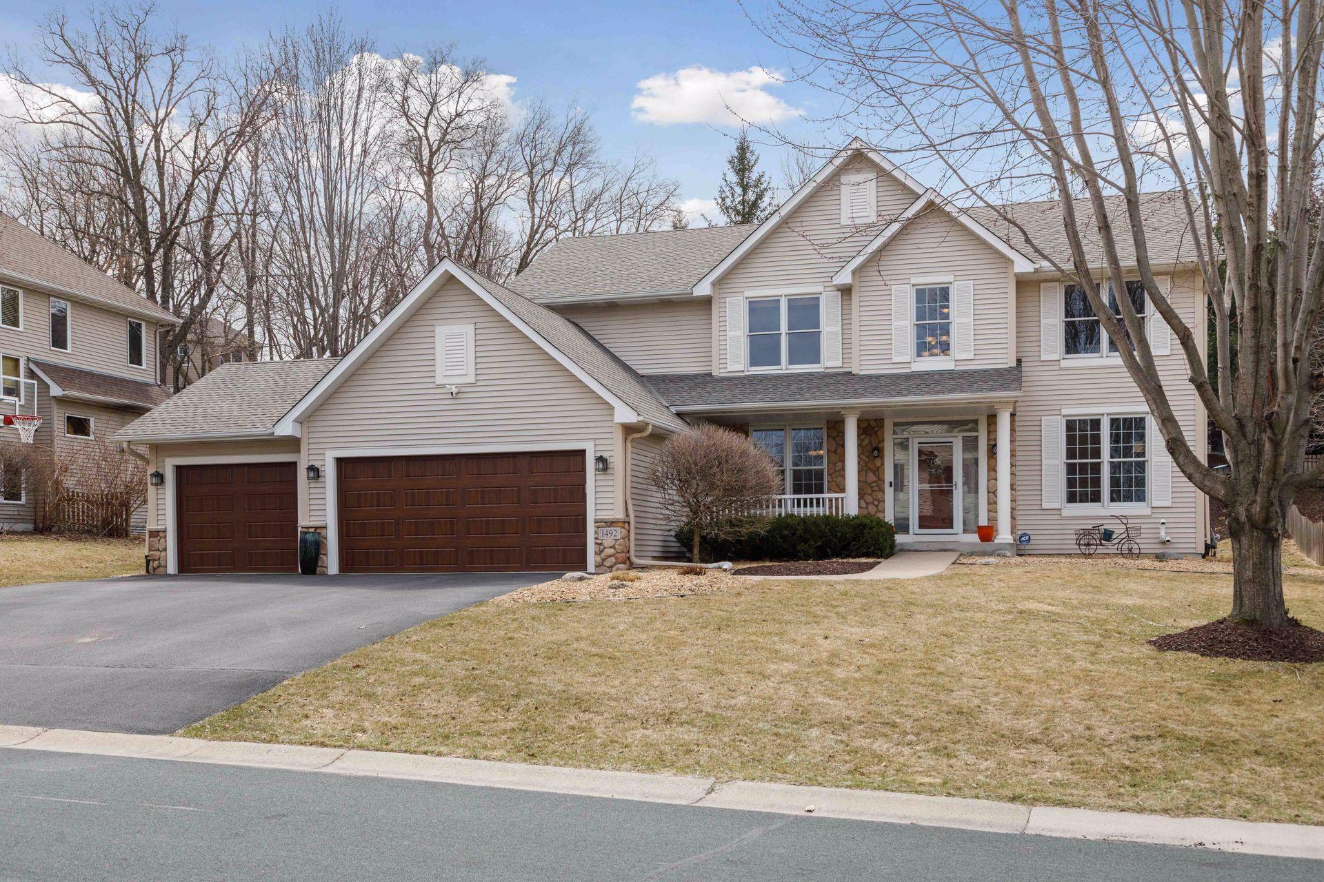 1492 Pinetree Pass