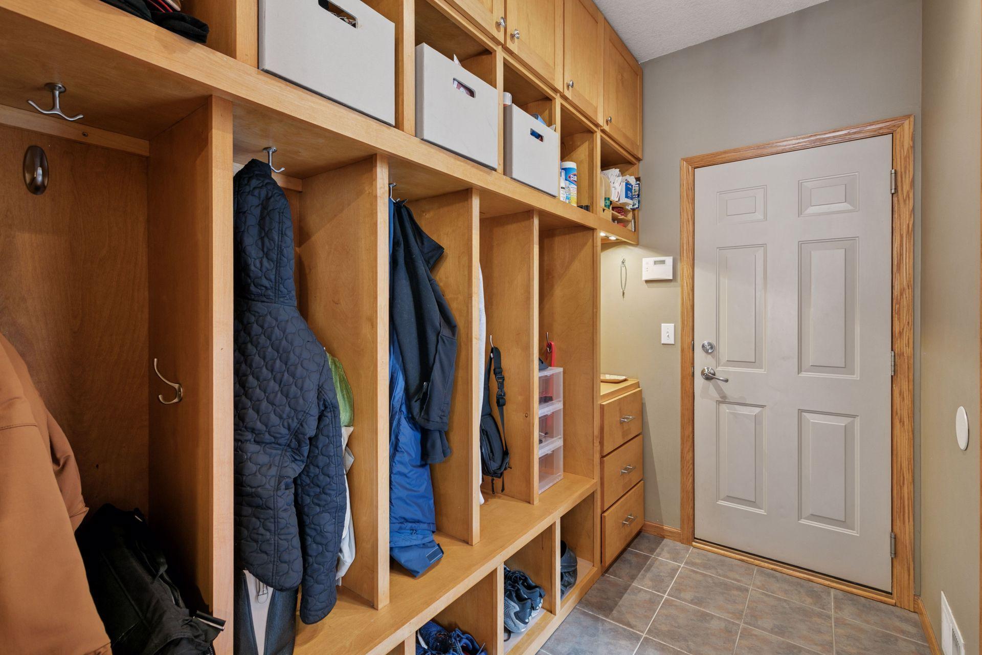 1492 Pinetree Pass