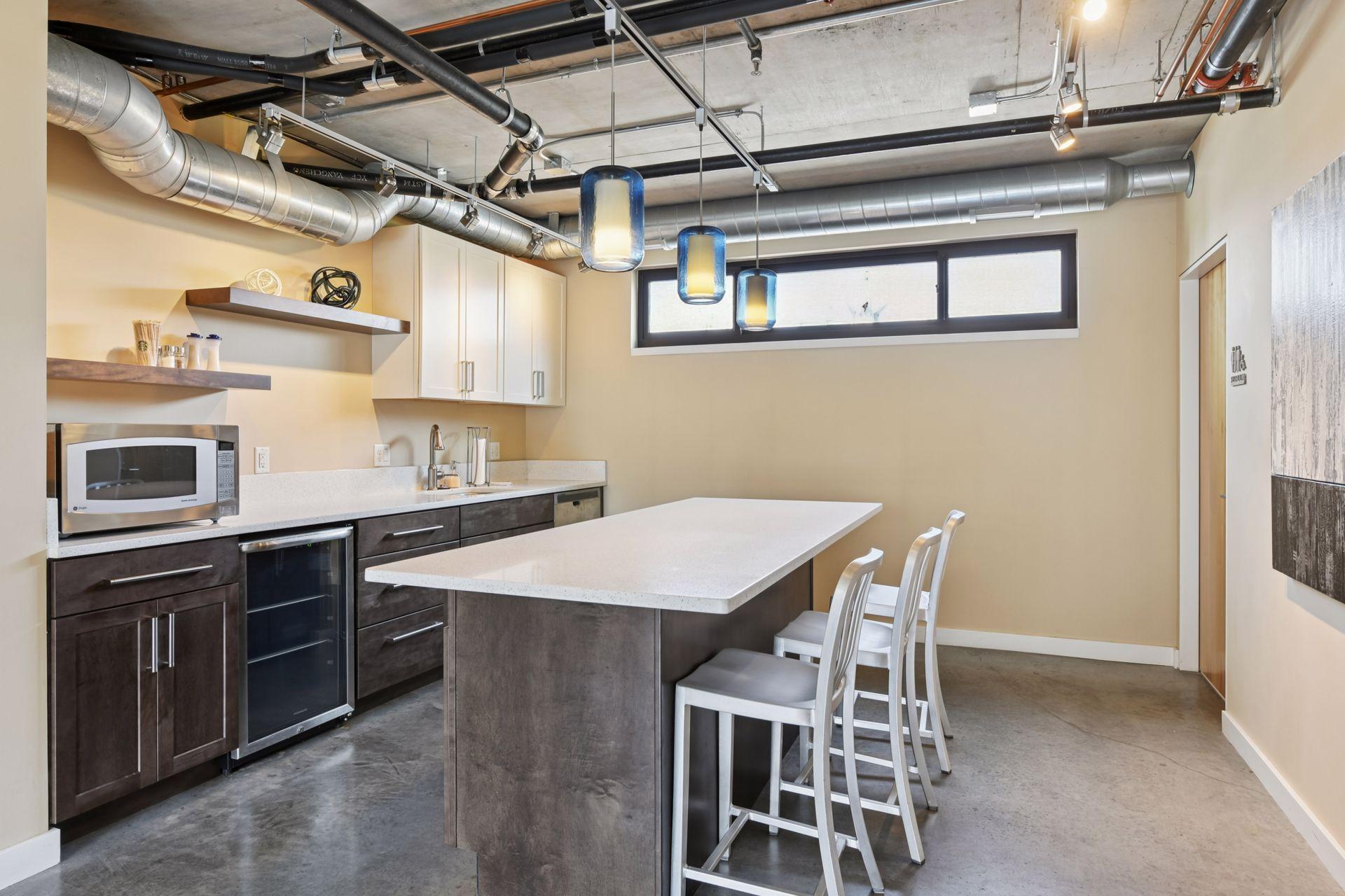 200 Park Avenue Unit: 303