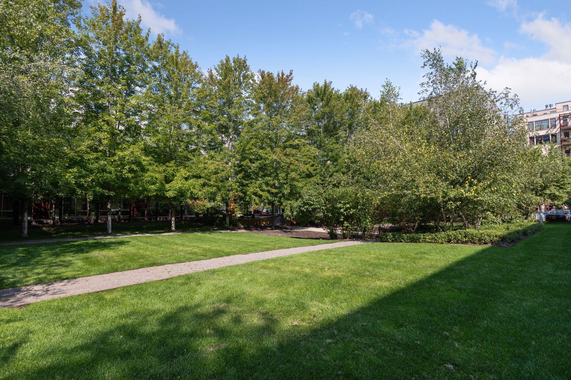 200 Park Avenue Unit: 303