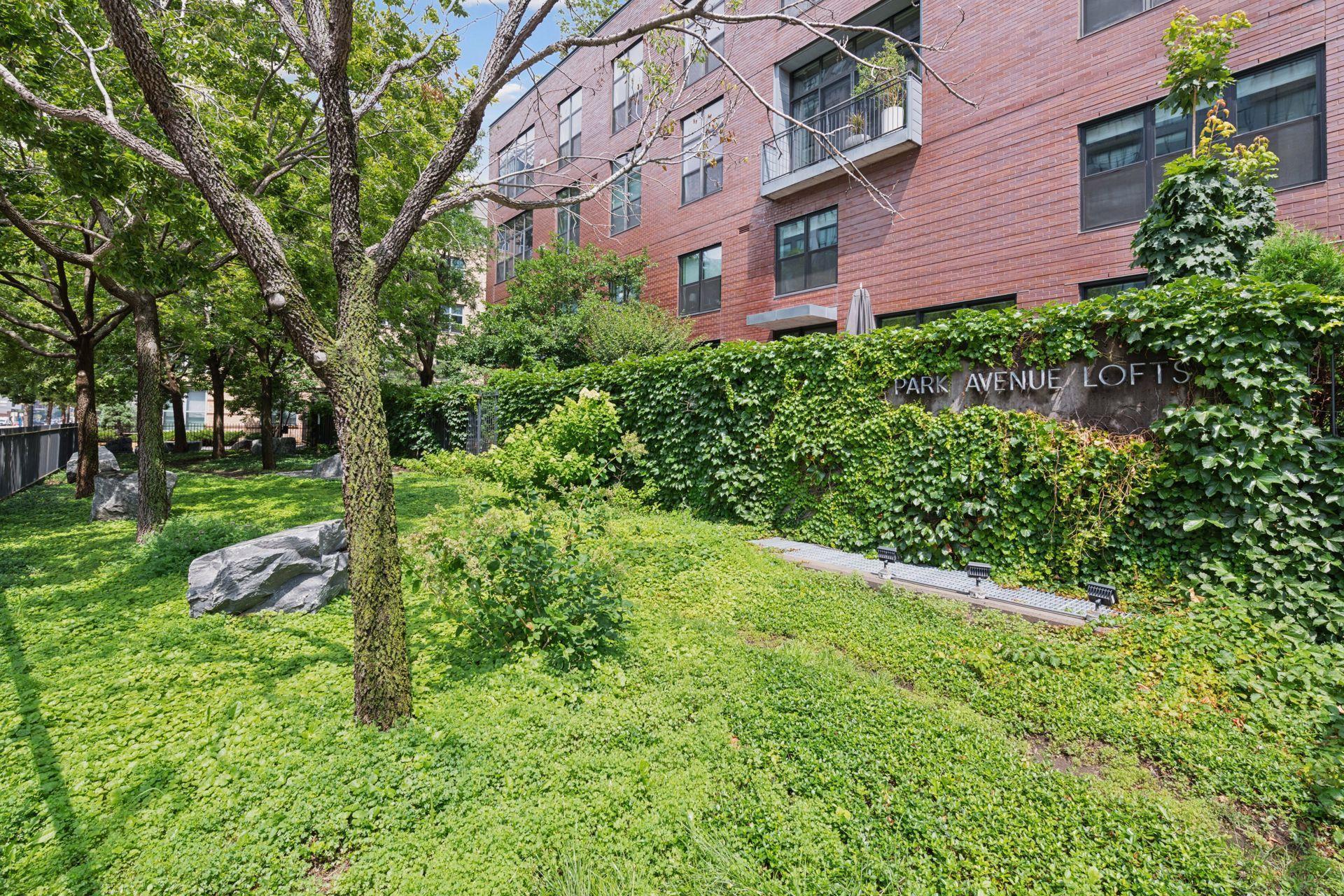 200 Park Avenue Unit: 303