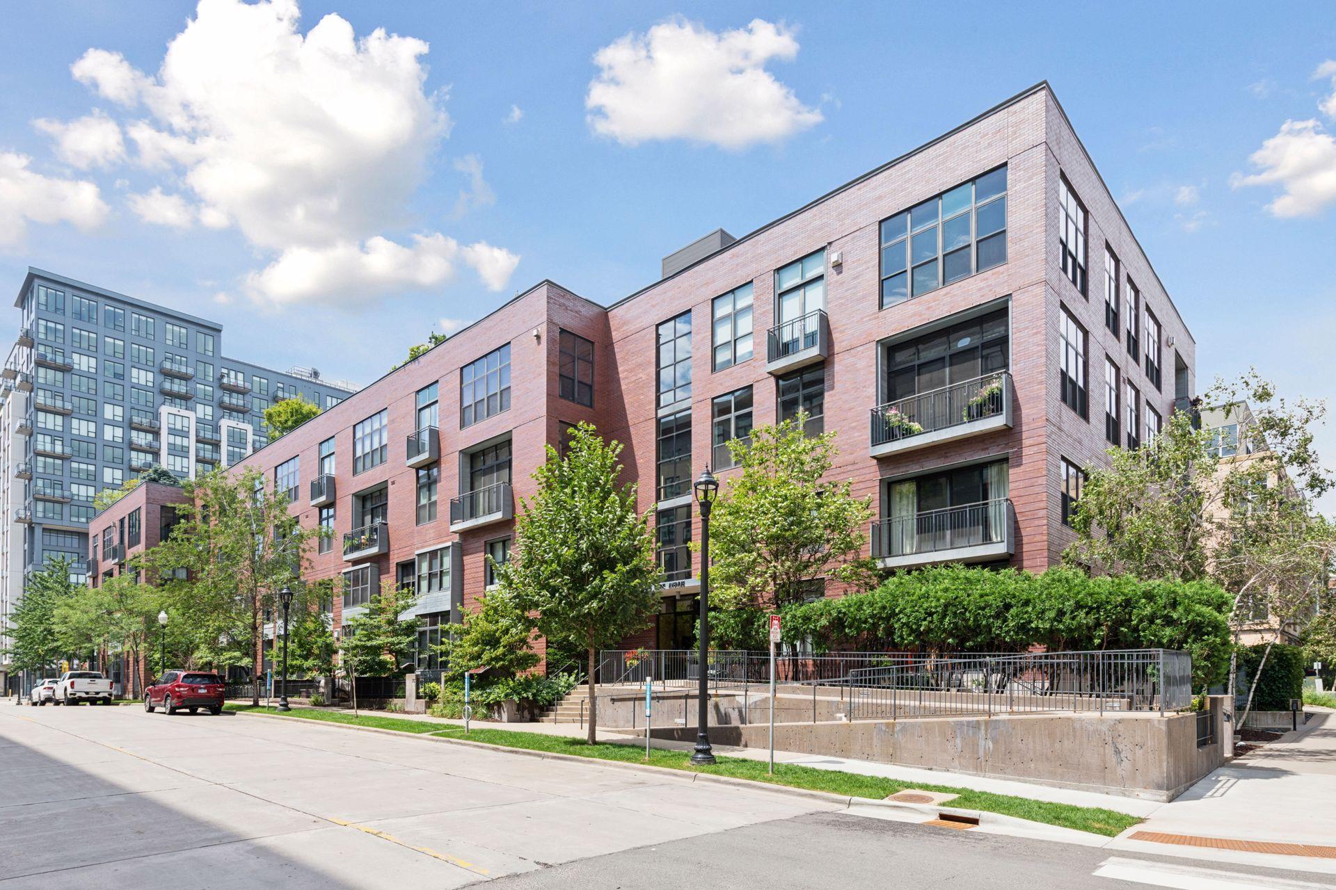 200 Park Avenue Unit: 303