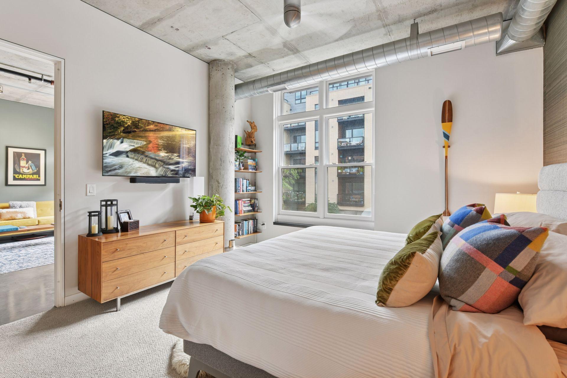 200 Park Avenue Unit: 303