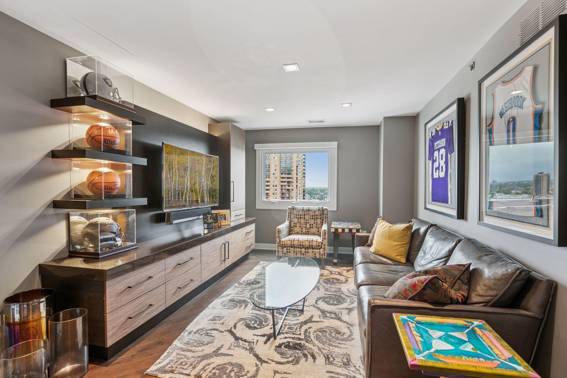 1225 Lasalle Avenue Unit: 2207