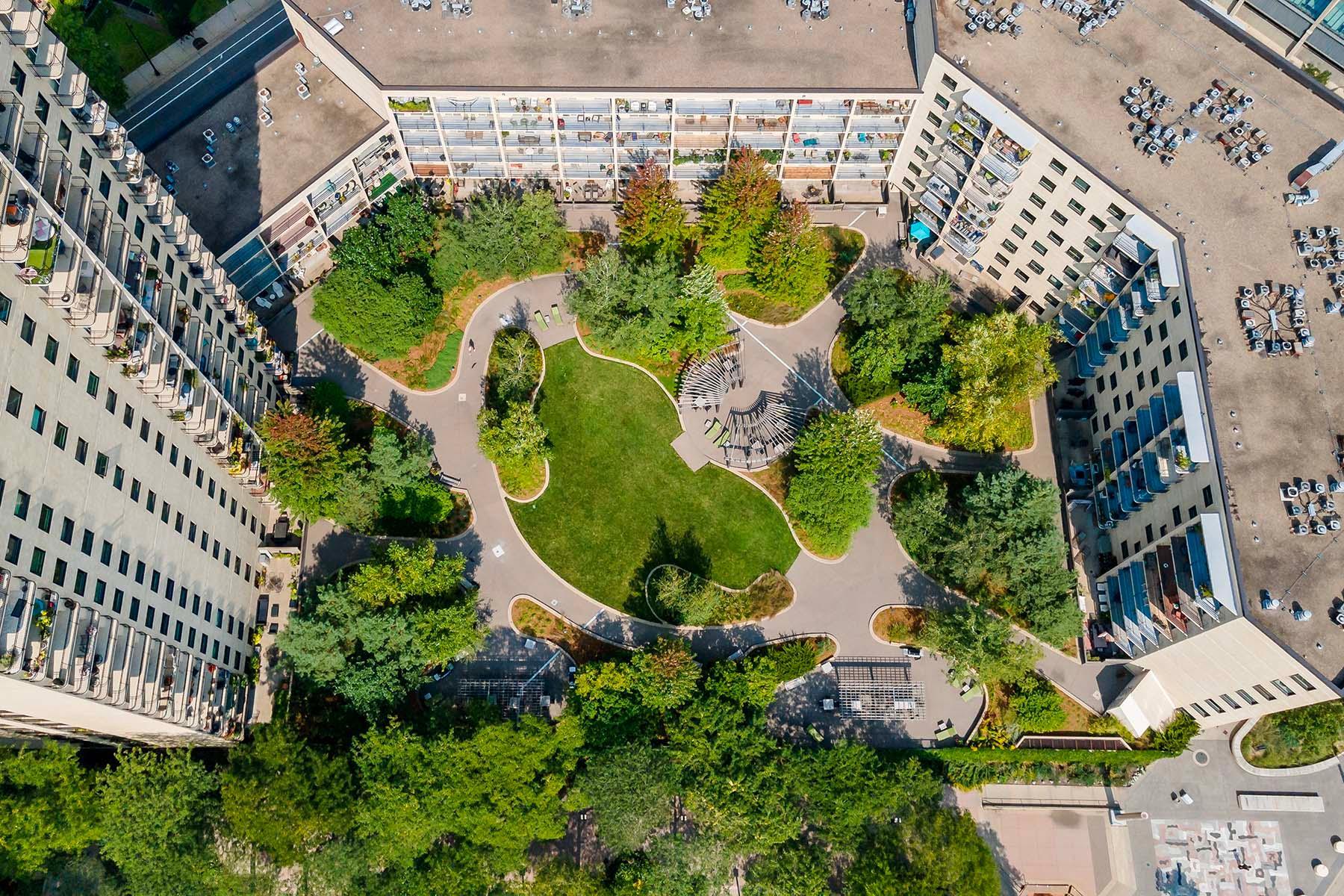 1225 Lasalle Avenue Unit: 2207