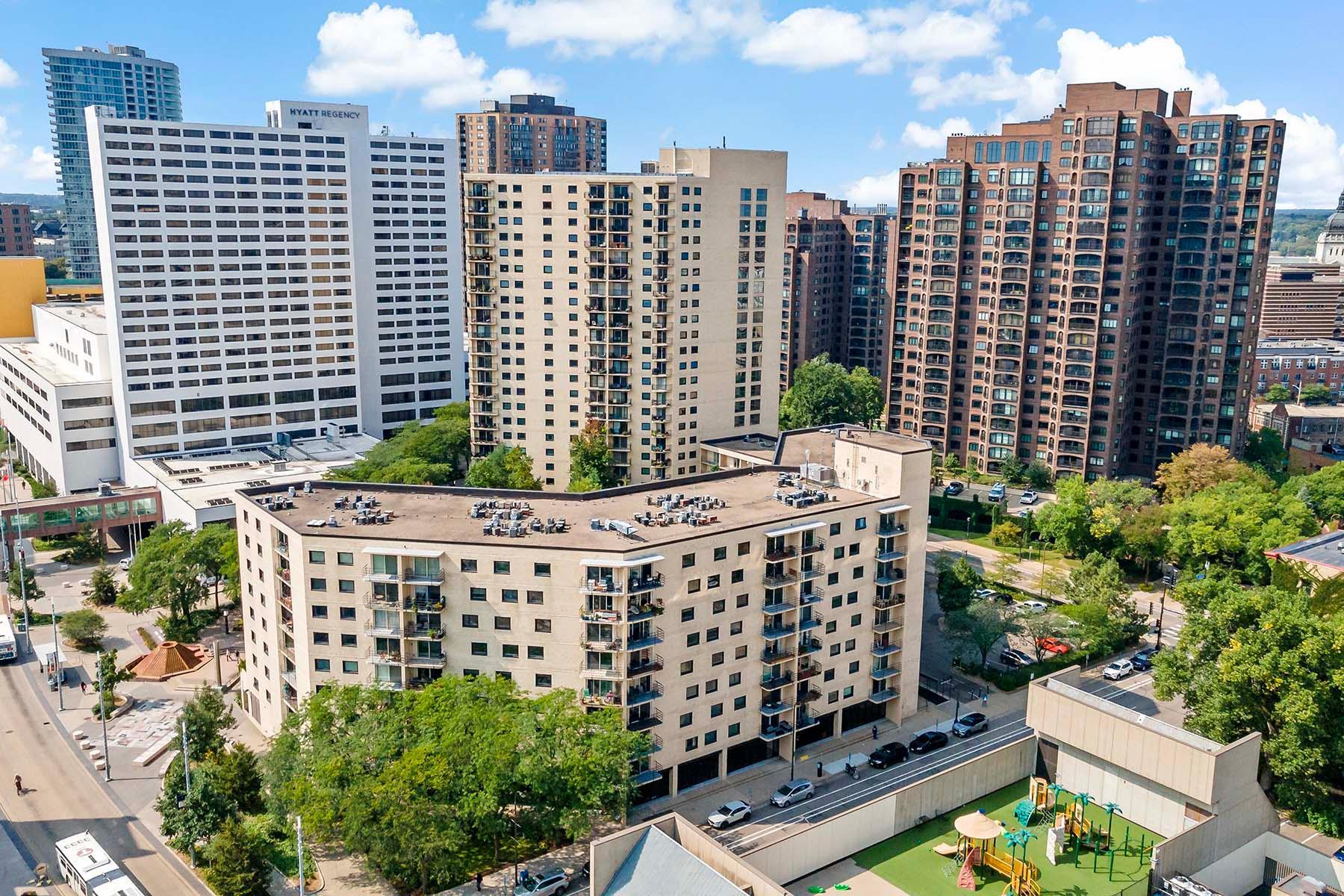 1225 Lasalle Avenue Unit: 2207