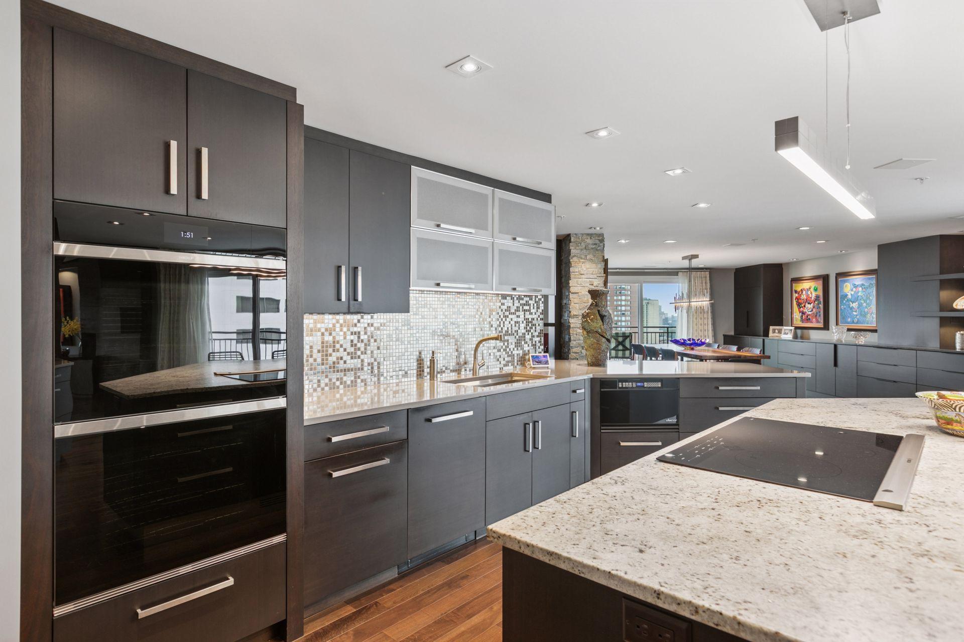 1225 Lasalle Avenue Unit: 2207