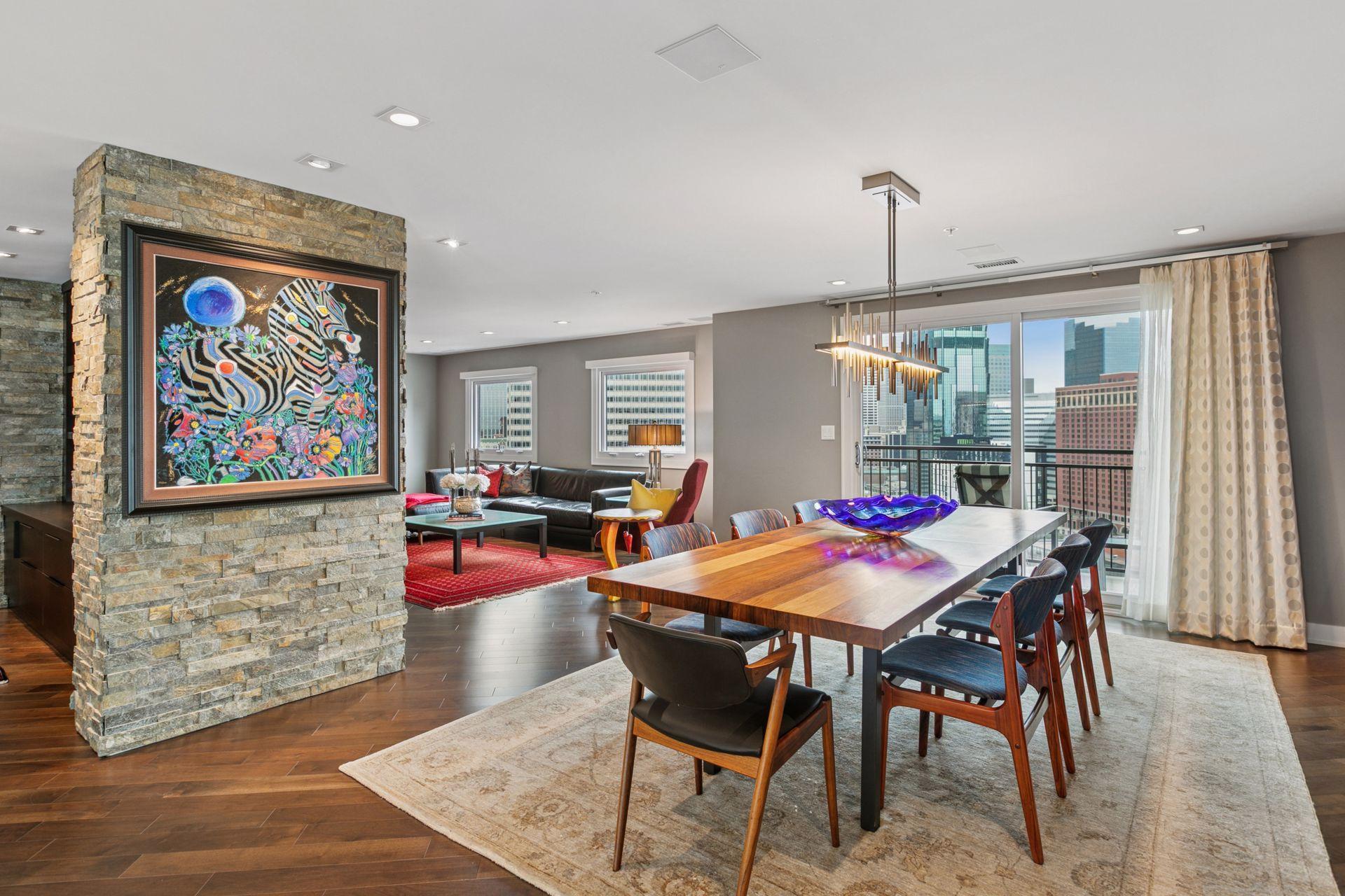 1225 Lasalle Avenue Unit: 2207