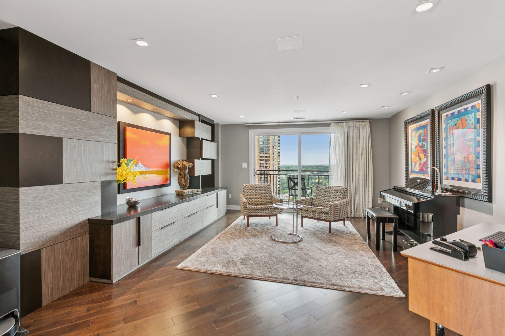 1225 Lasalle Avenue Unit: 2207