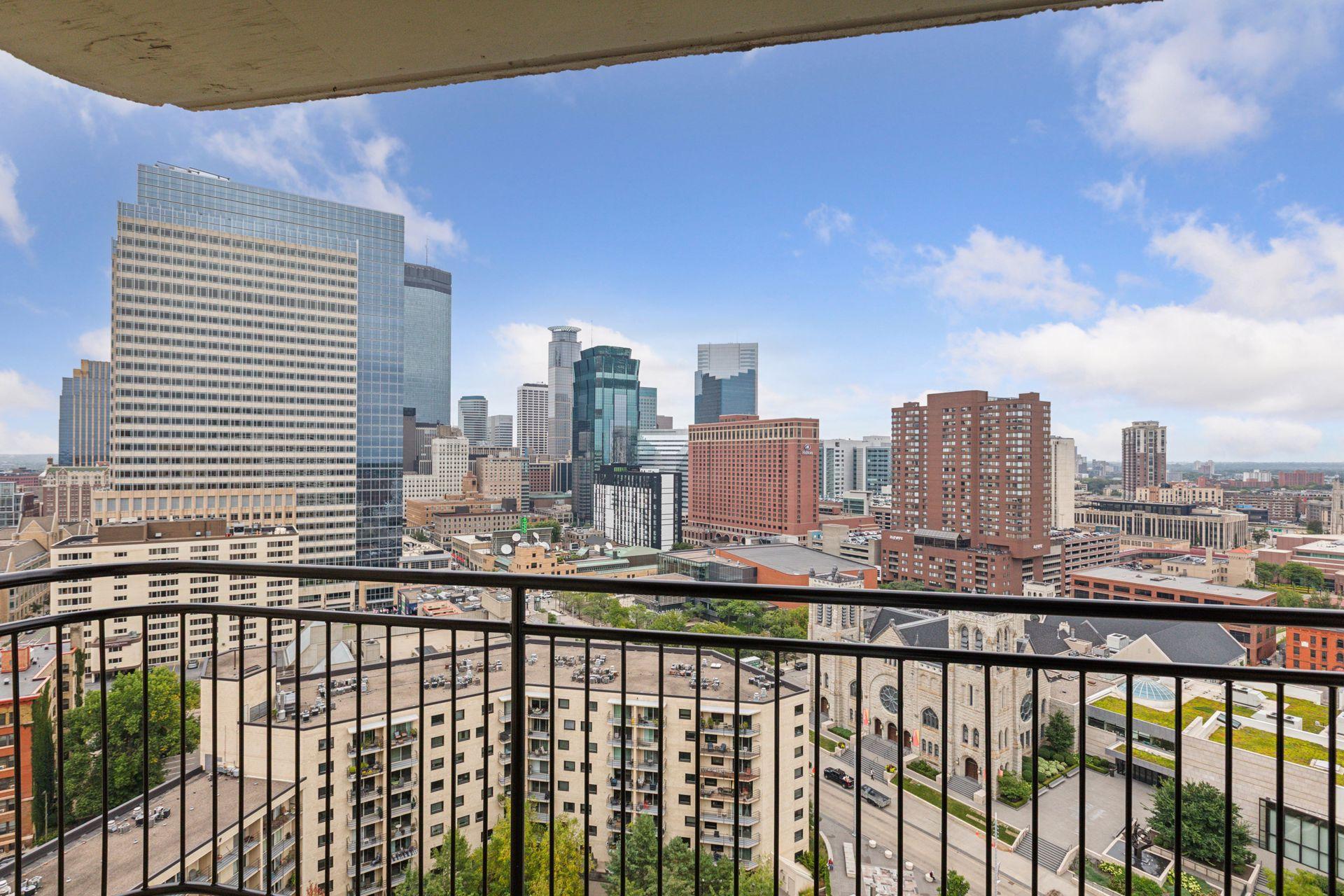 1225 Lasalle Avenue Unit: 2207