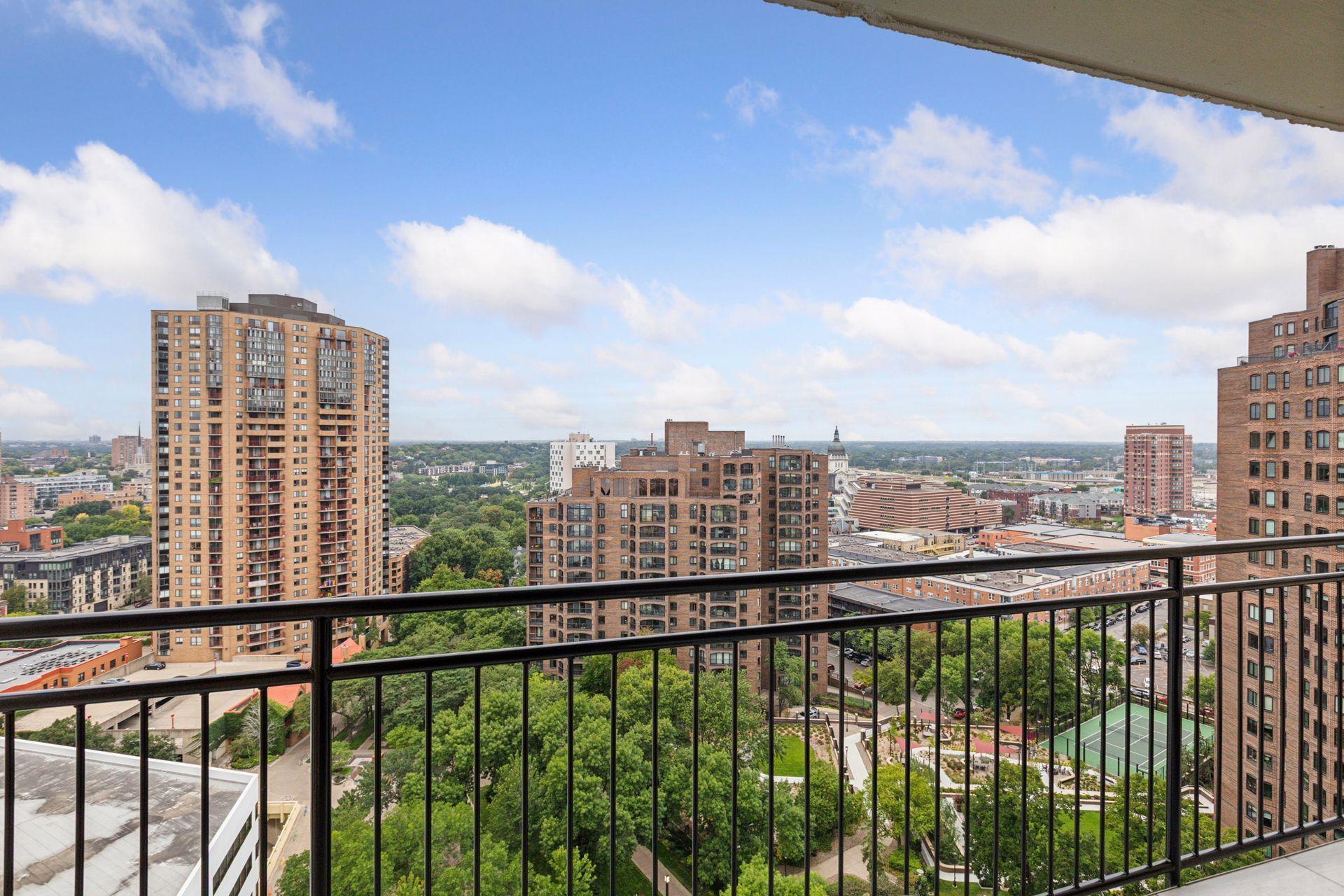 1225 Lasalle Avenue Unit: 2207