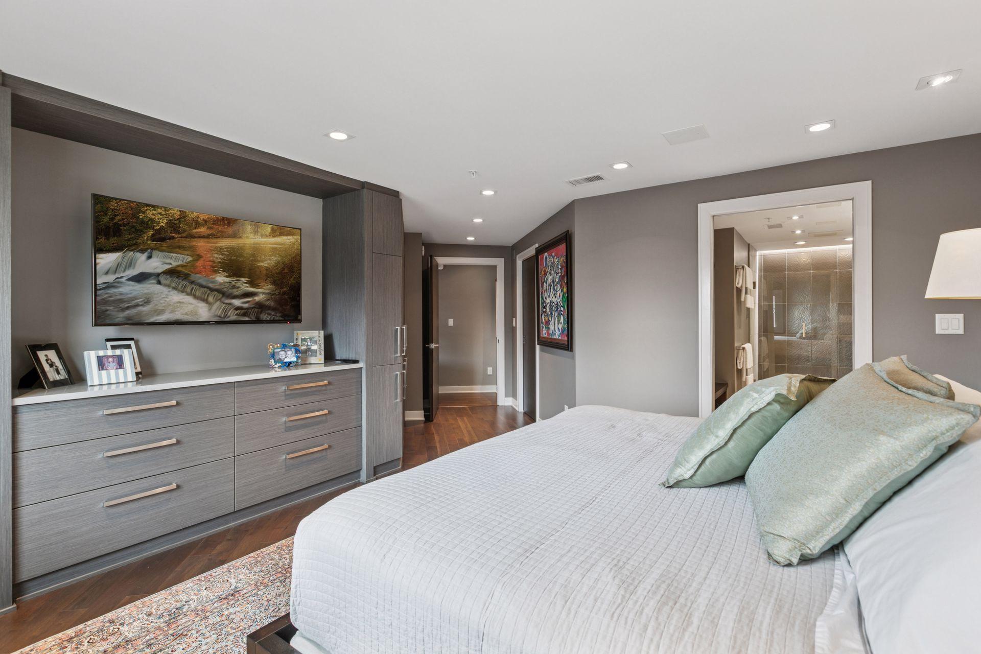 1225 Lasalle Avenue Unit: 2207