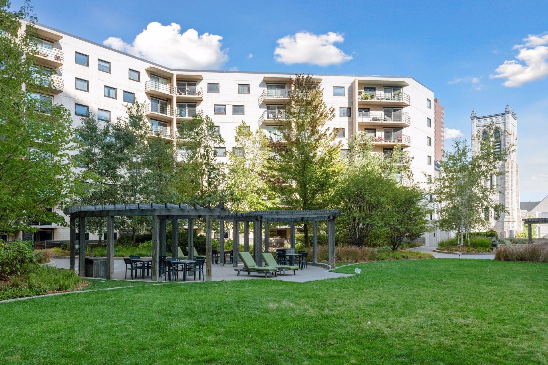 1225 Lasalle Avenue Unit: 2207