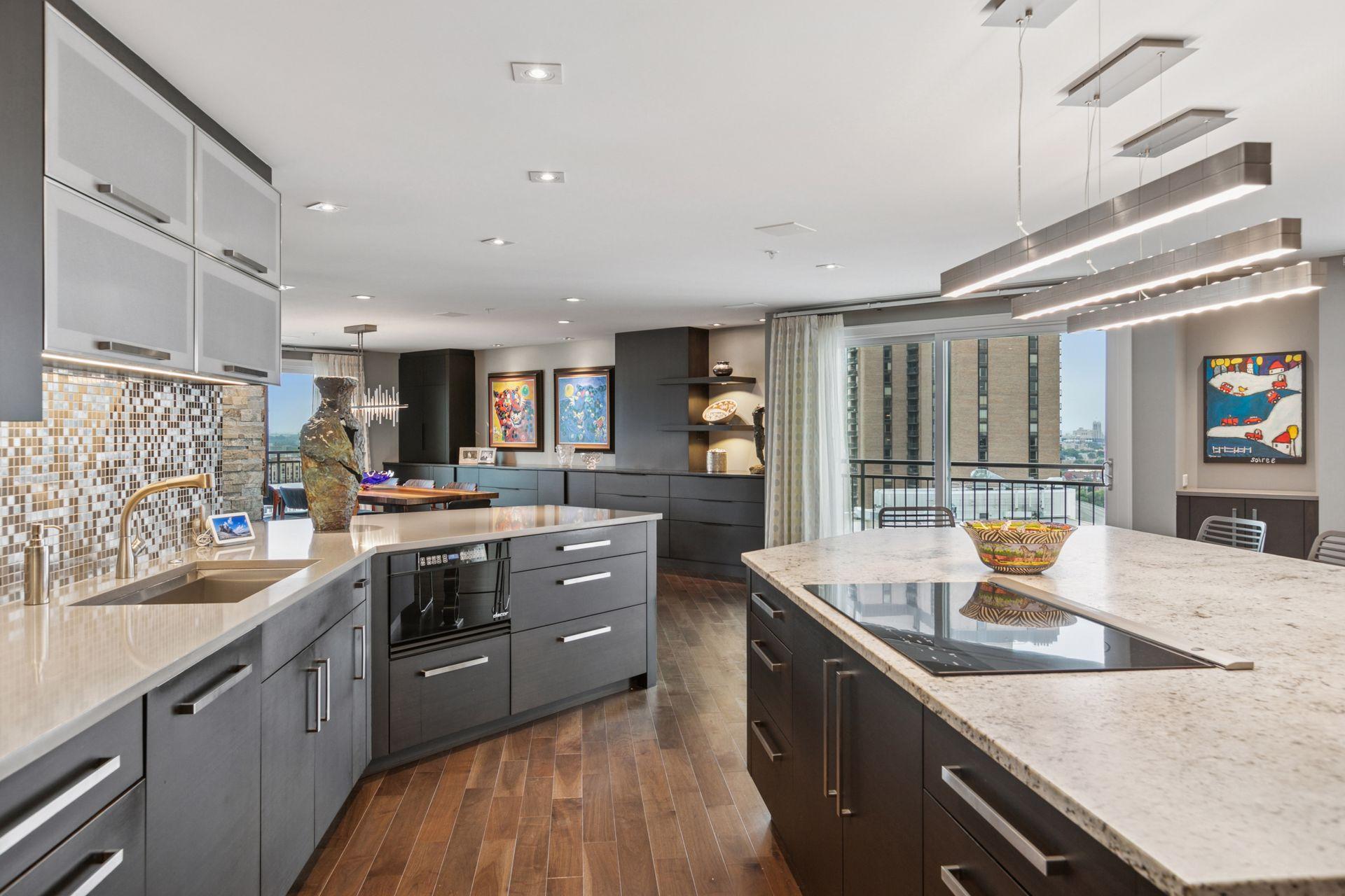 1225 Lasalle Avenue Unit: 2207