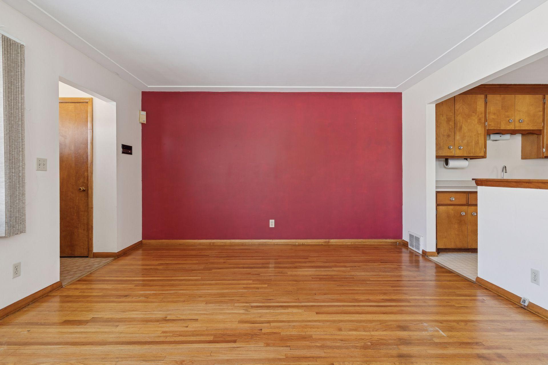 1214 43 1/2 Avenue NE