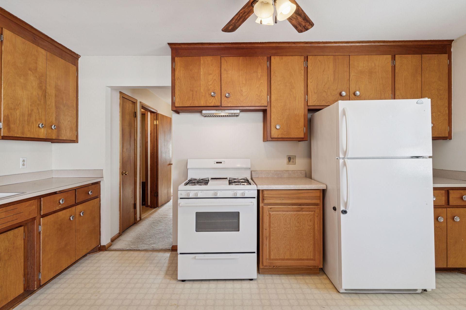 1214 43 1/2 Avenue NE