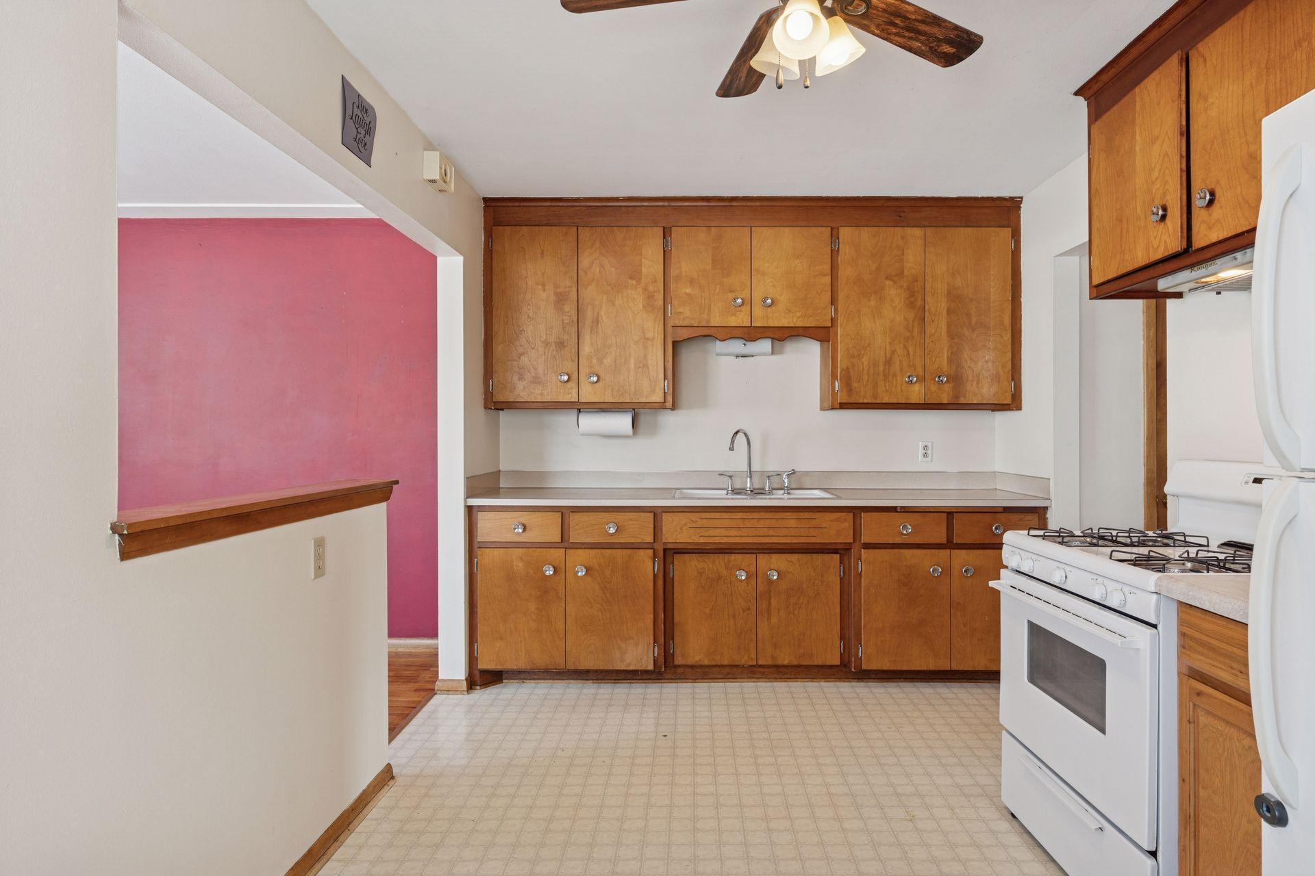 1214 43 1/2 Avenue NE