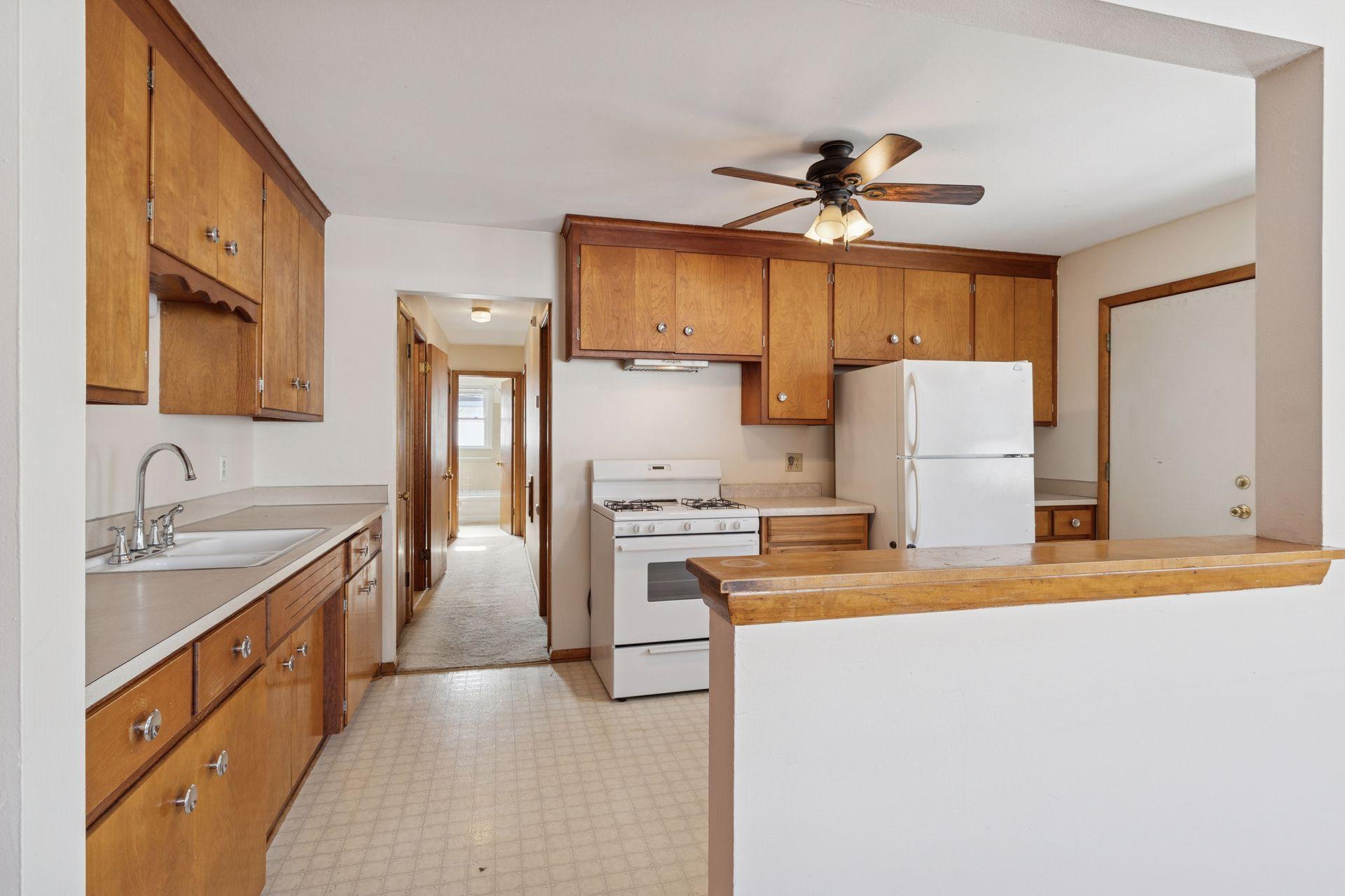 1214 43 1/2 Avenue NE