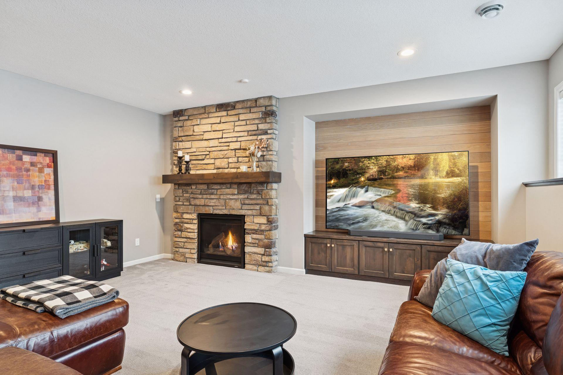 5855 Zanzibar Lane N