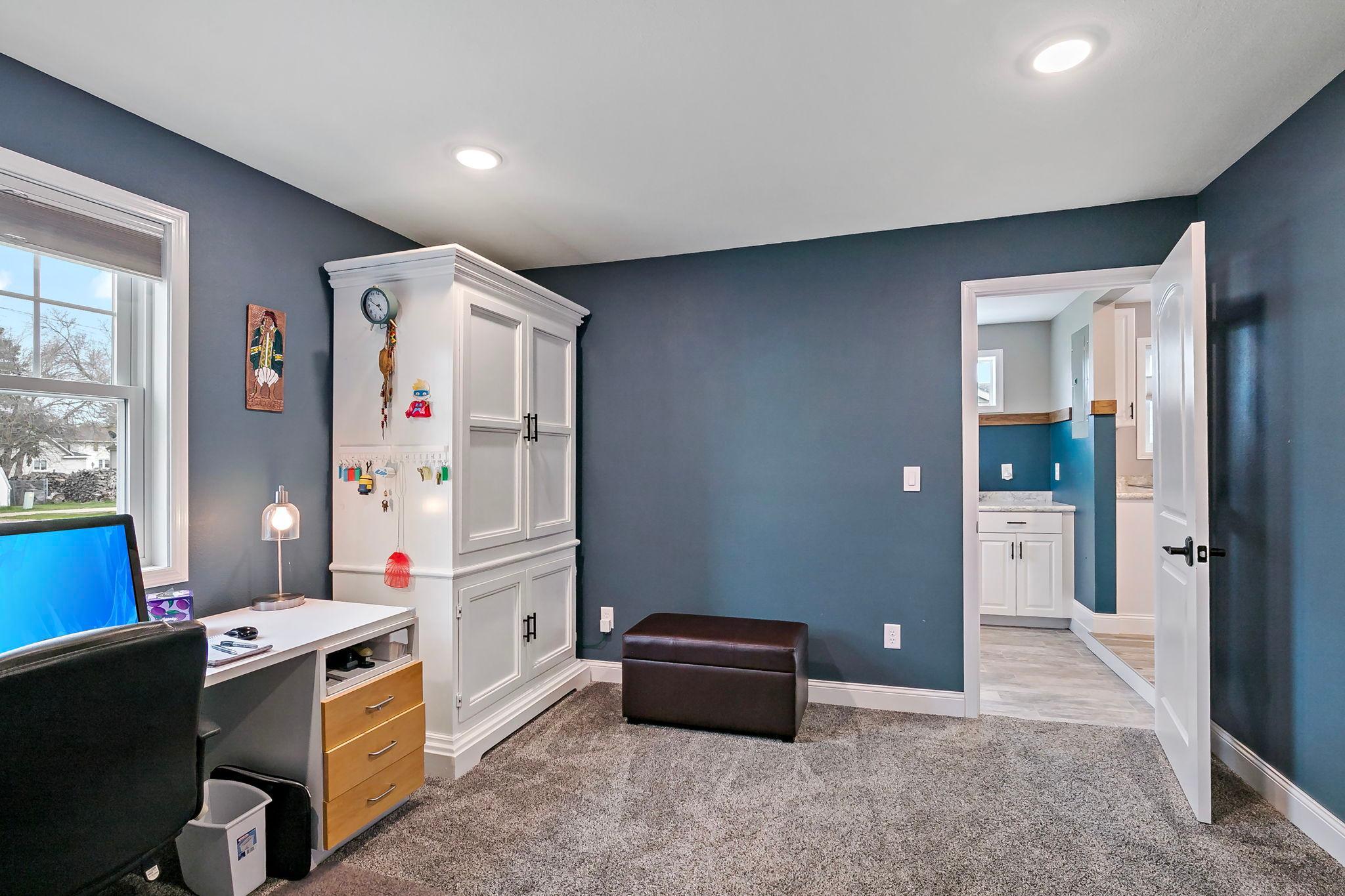 431 Main Street S