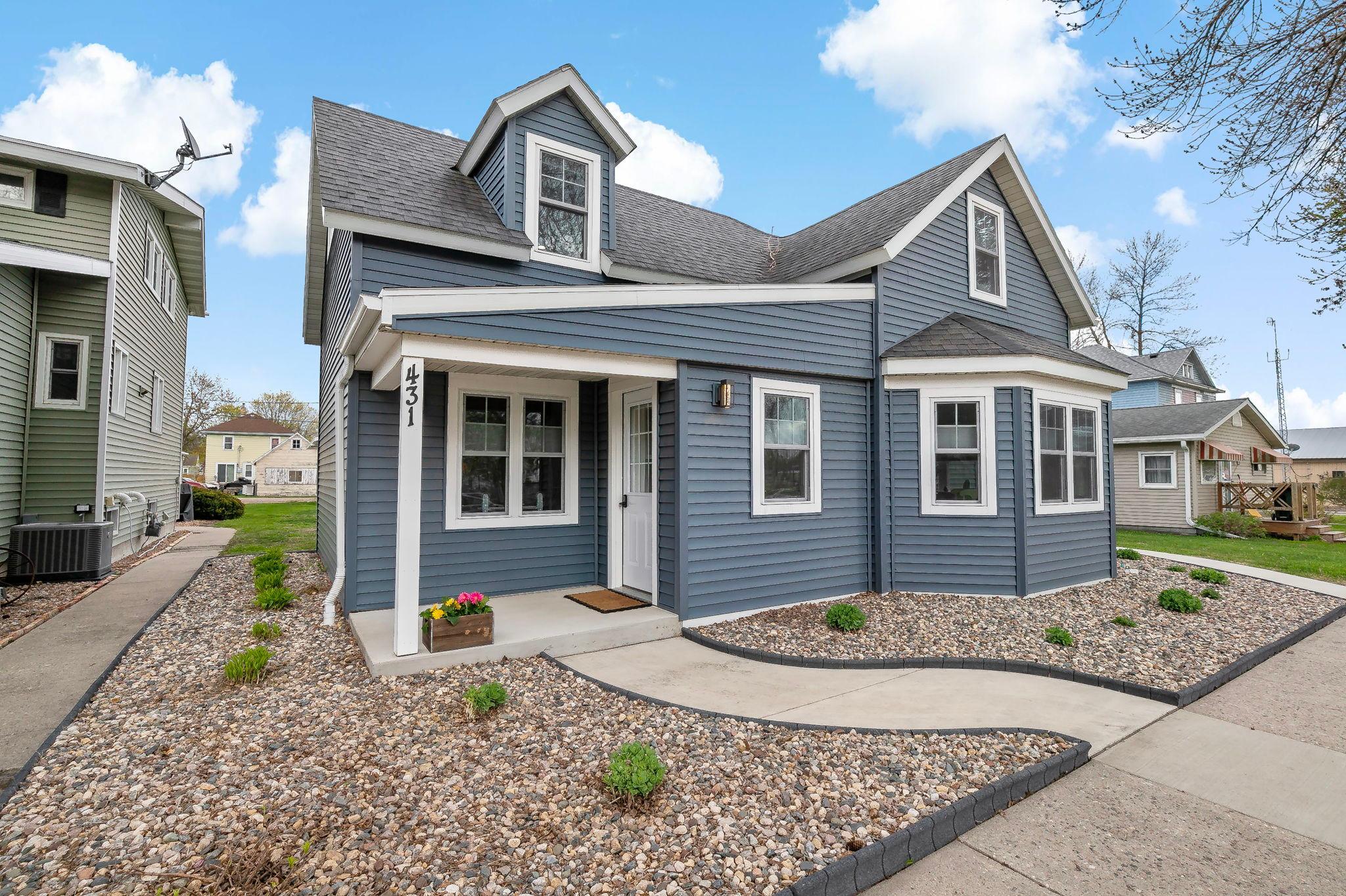 431 Main Street S