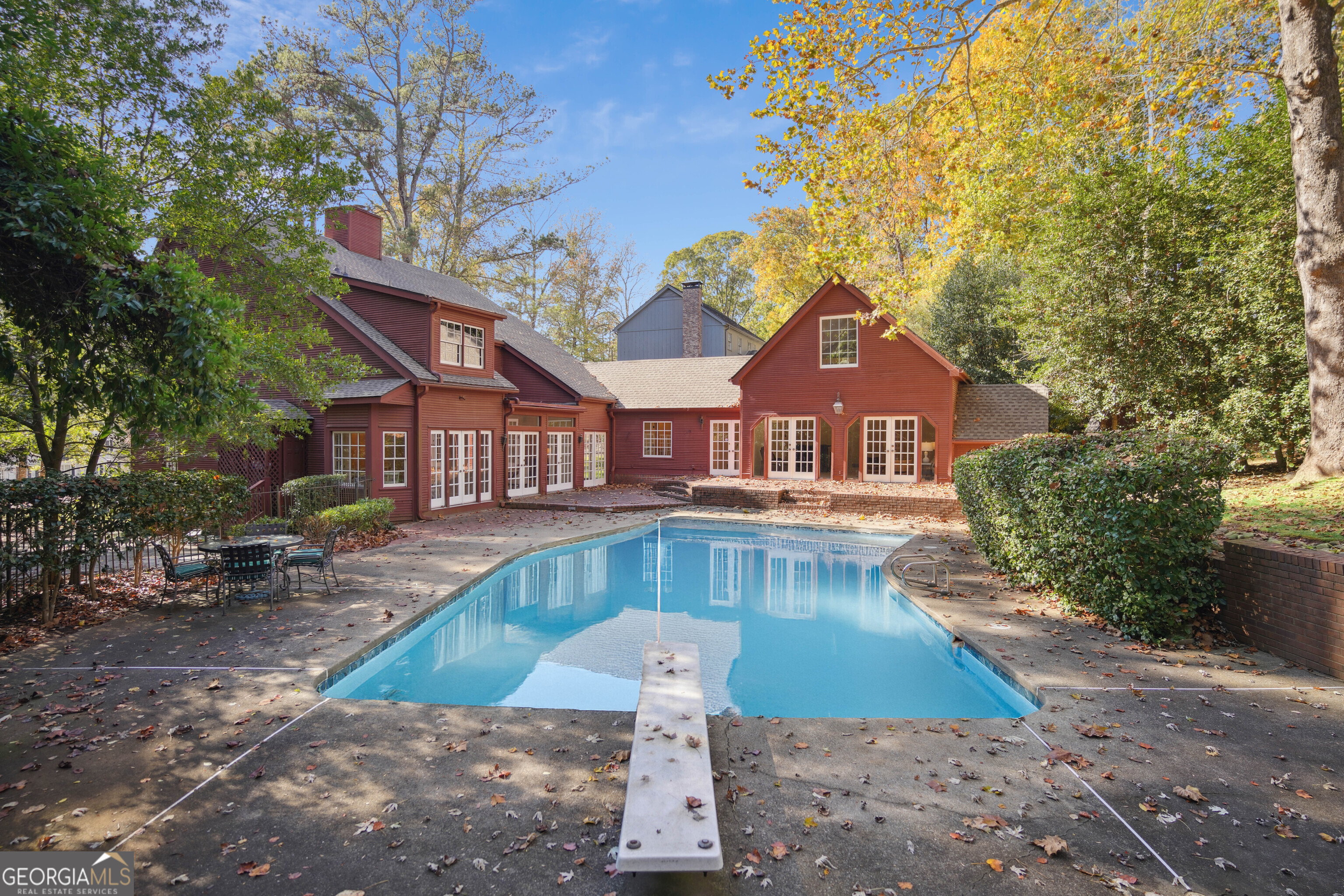 4345 Blackland Way