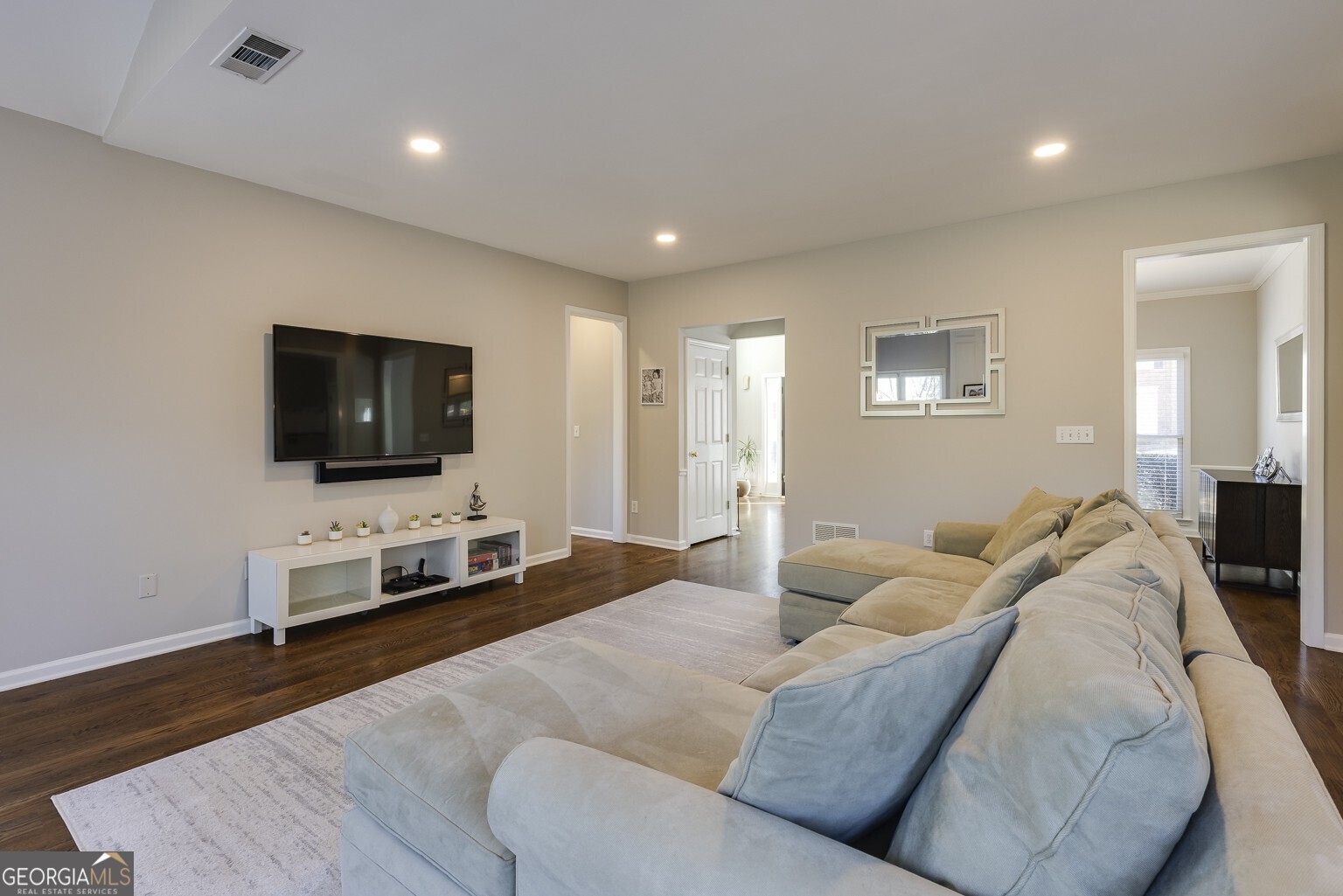 5446 Oxford Chase Way