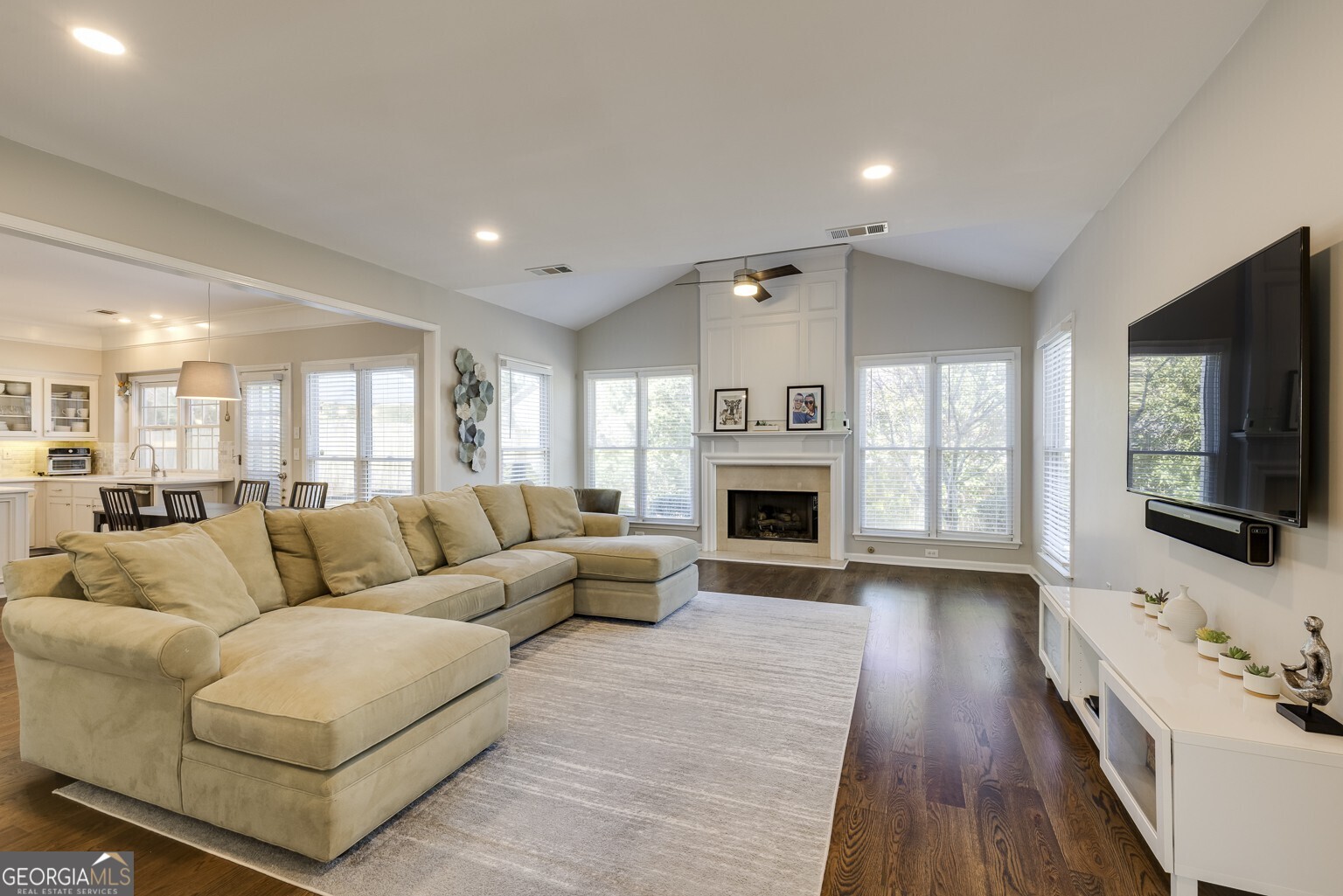 5446 Oxford Chase Way