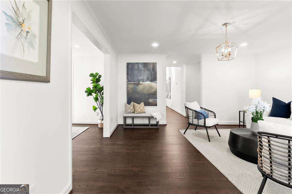 1054 Vista Trail NE, Atlanta