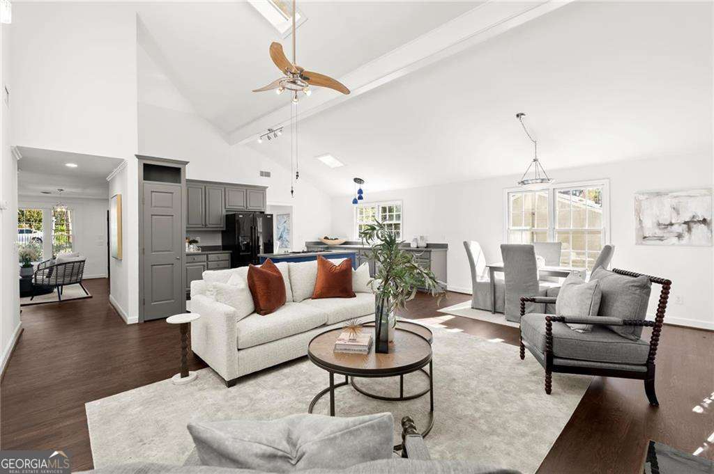 1054 Vista Trail NE, Atlanta