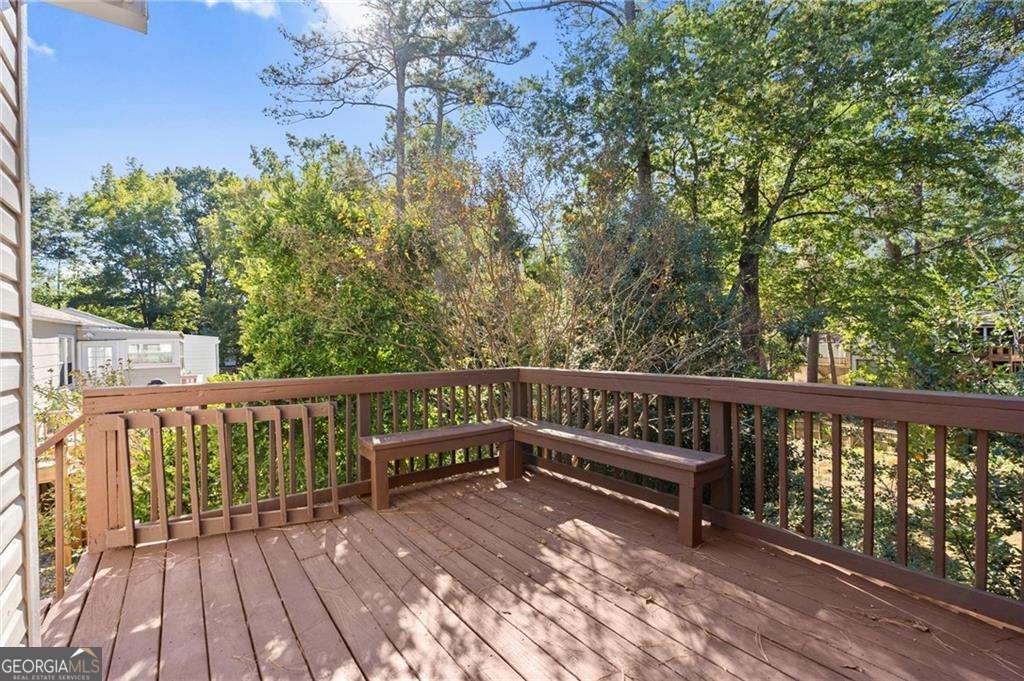 1054 Vista Trail NE, Atlanta