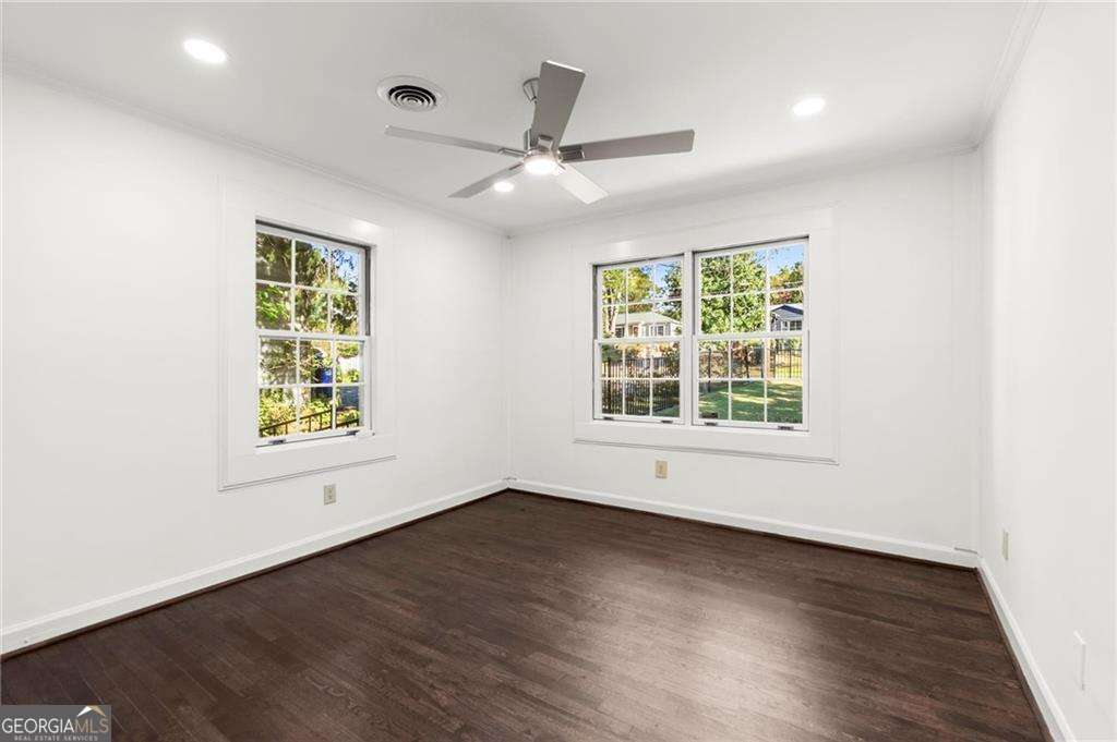 1054 Vista Trail NE, Atlanta