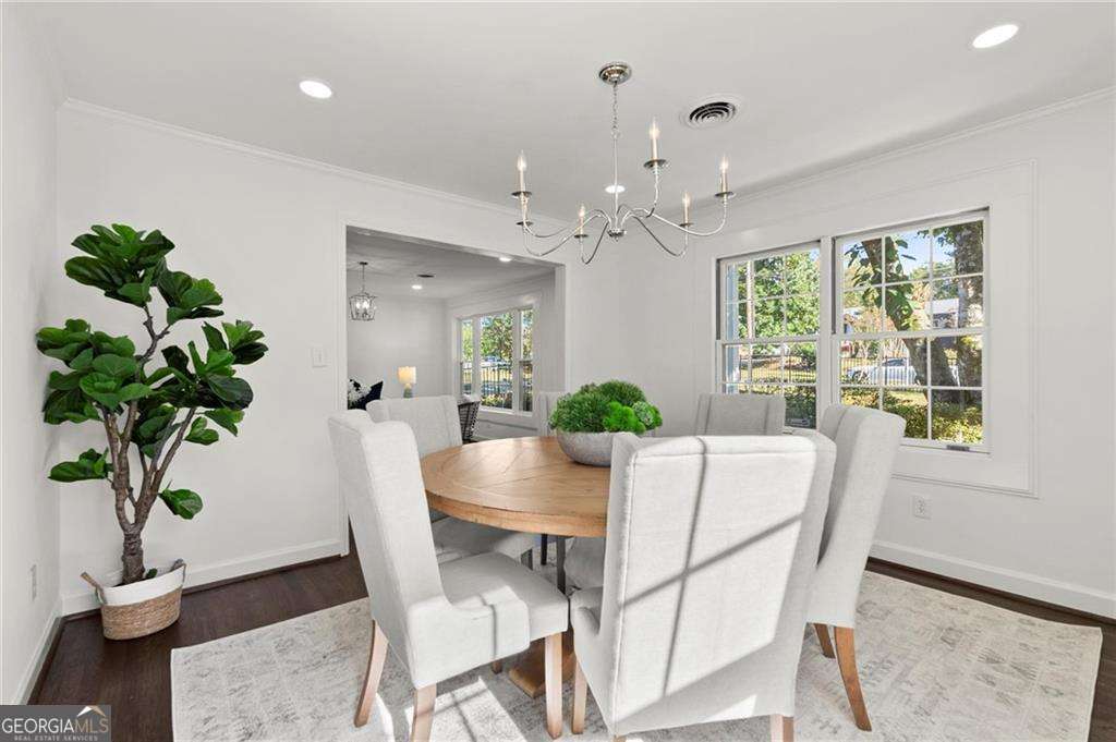 1054 Vista Trail NE, Atlanta