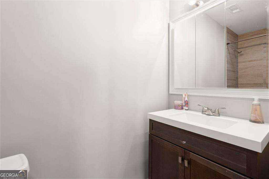 1816 Bishops Green Drive