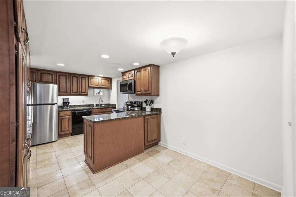 1700 Woodcliff Way NE