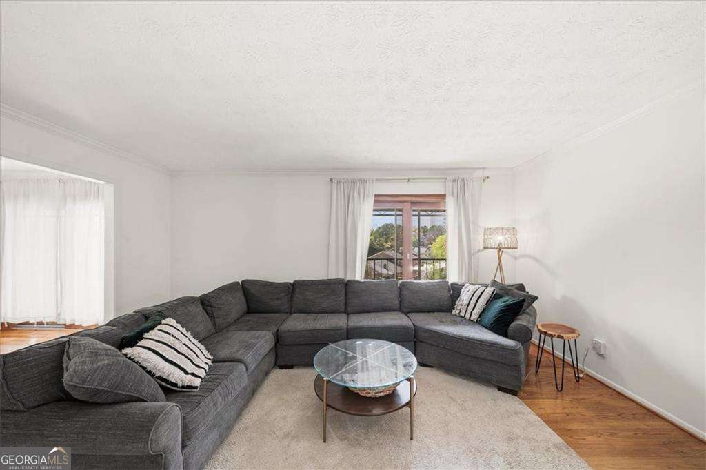 1700 Woodcliff Way NE