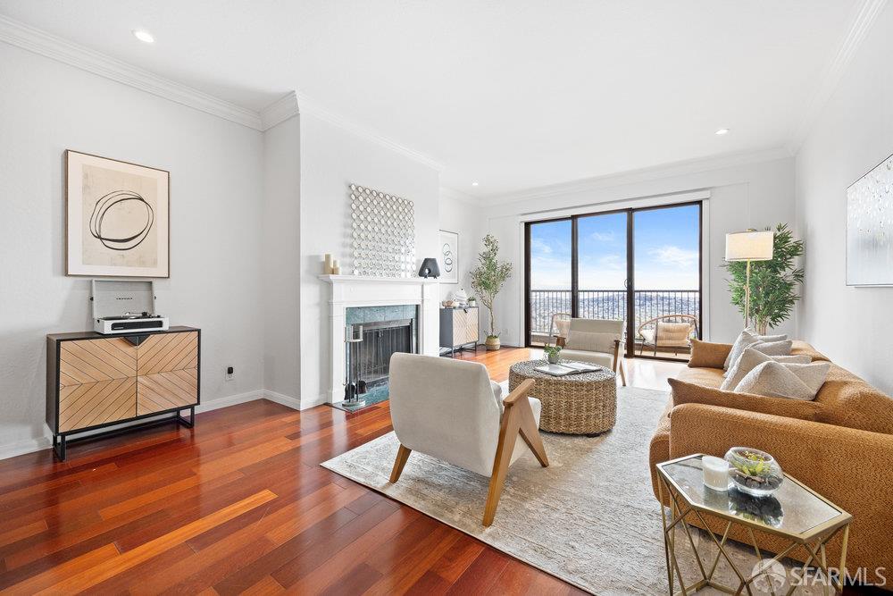 945 Corbett Avenue # 206