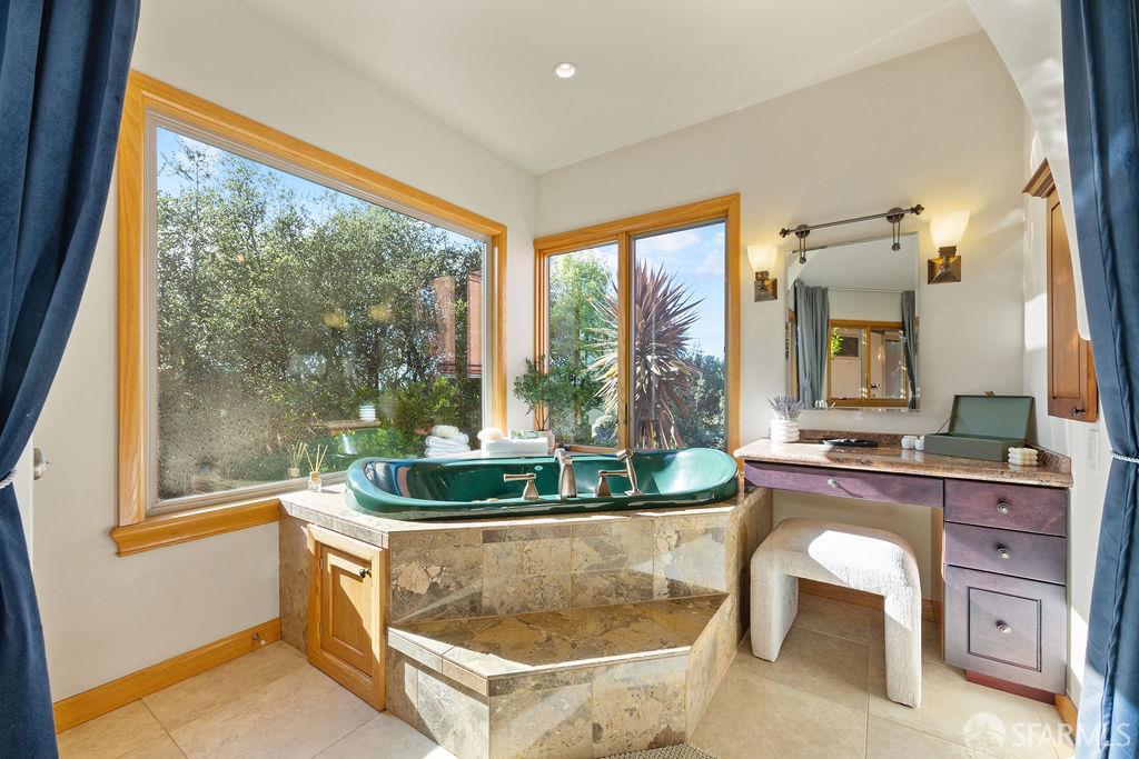 8727 Skyline Boulevard