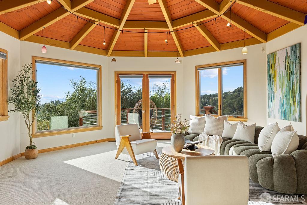 8727 Skyline Boulevard