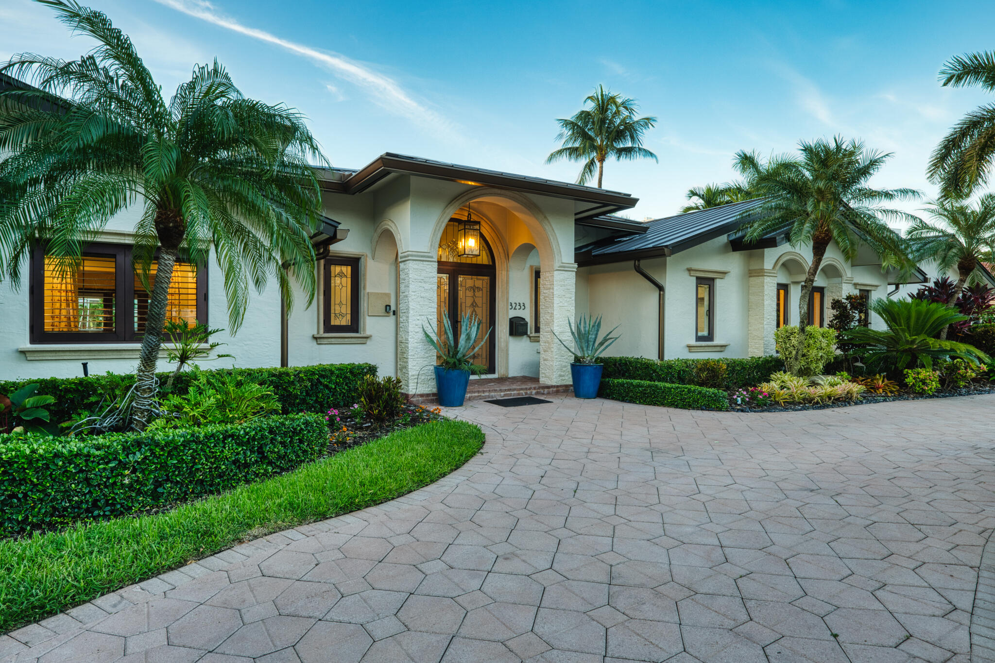 3233 NE 40th Court