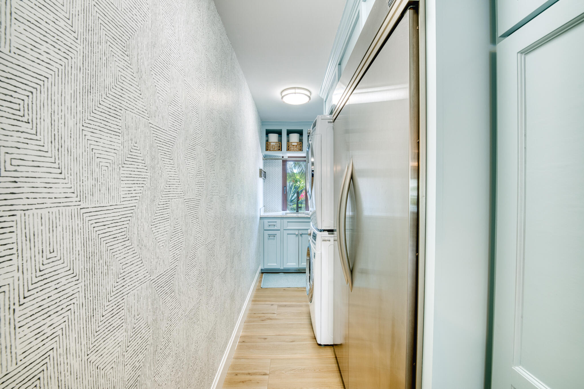 3233 NE 40th Court